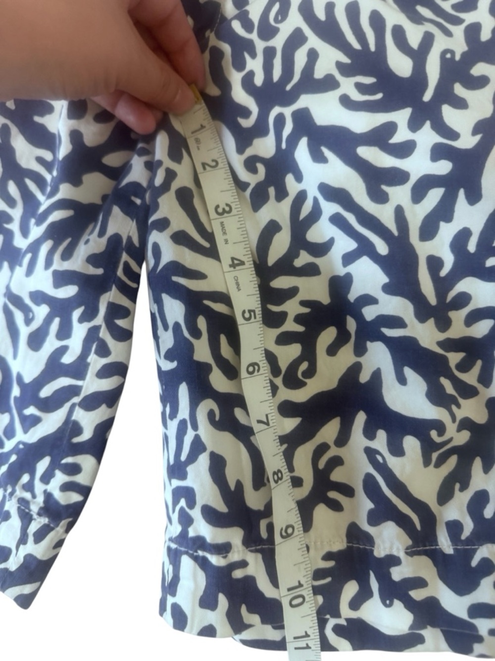 Lilly Pulitzer Navy and White Coral-Print Bermuda Shorts - Picture 4 of 8